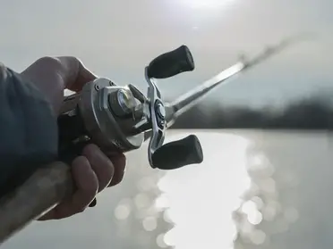 Baitcaster vs Spinning Reel – MyWaterEarth&Sky